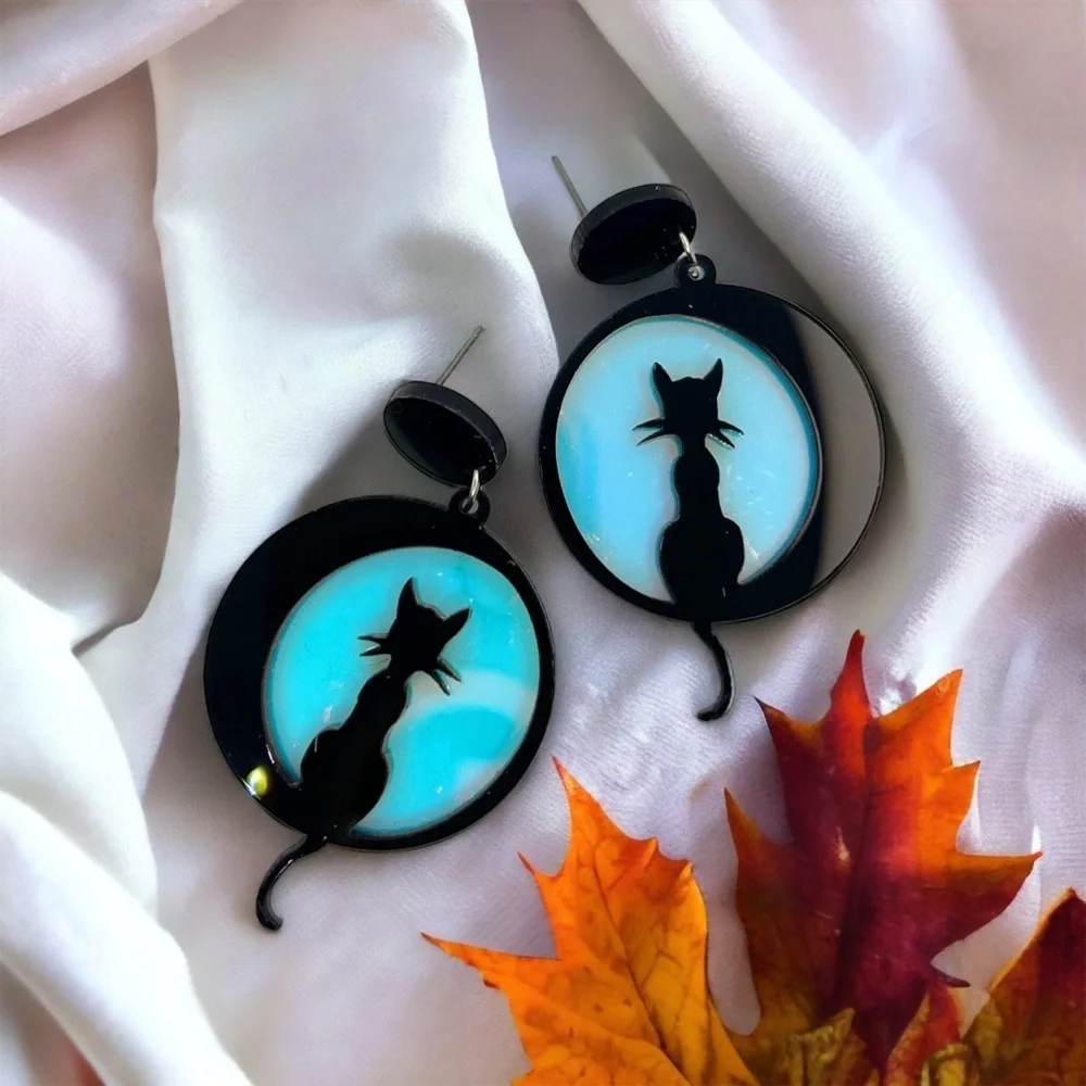 Enchanting Cat Moon Dangle Earrings - Perfect for Halloween Fun! 🎃 Brand New!